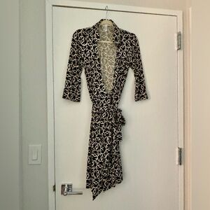Vintage black and white Diane von Furstennerg wrap dress.